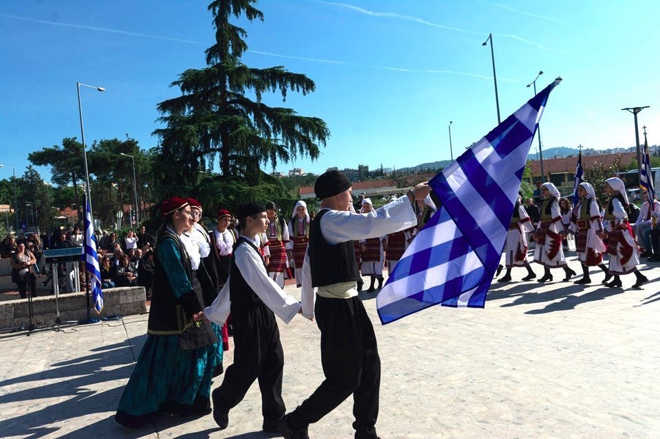 Μαθητές στην εκδήλωση του δήμου Παύλου Μελά για τον Μακεδονικό Αγώνα / Facebook @Δήμος Παύλου Μελά