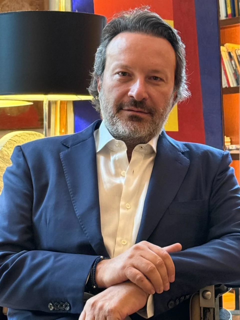 Η νέα εταιρεία του Διονύση Παναγιωτάκη, ενός από τους κορυφαίους επιχειρηματίες στον τομέα των θεατρικών, τηλεοπτικών και κινηματογραφικών παραγωγών, φιλοδοξεί να εμπλουτίσει τη σύγχρονη πολιτιστική σκηνή της χώρας, φέρνοντας δημιουργούς και κοινό πιο κοντά μέσα από έναν διαφορετικό τρόπο