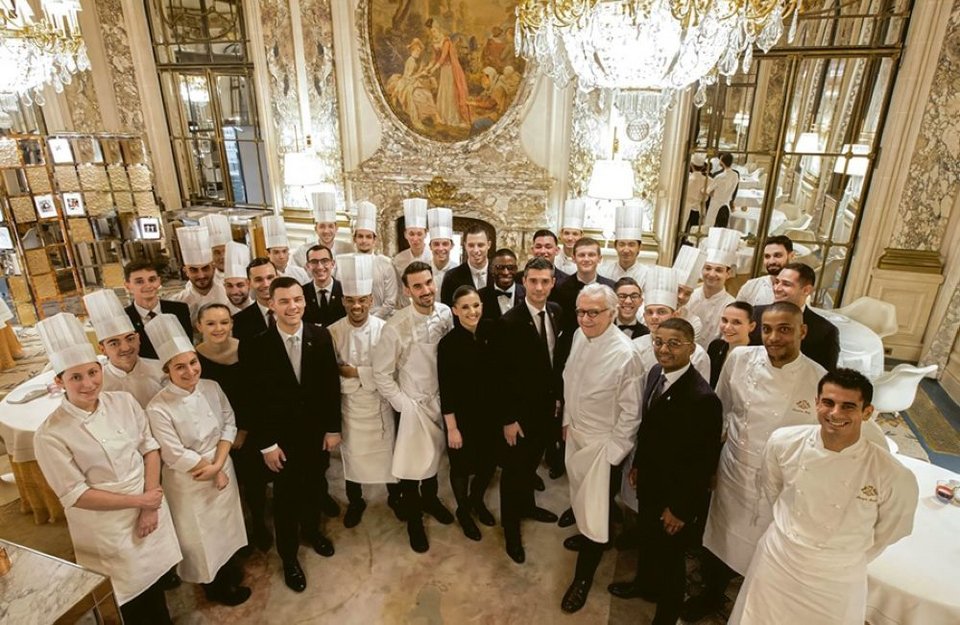 Ο Alain Ducasse με την μπριγάδα του