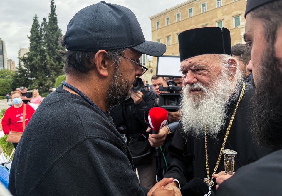 Ολιγόλεπτο διάλογο είχε ο Αρχιεπίσκοπος Ιερώνυμος με τον Πάνο Ρούτσι
