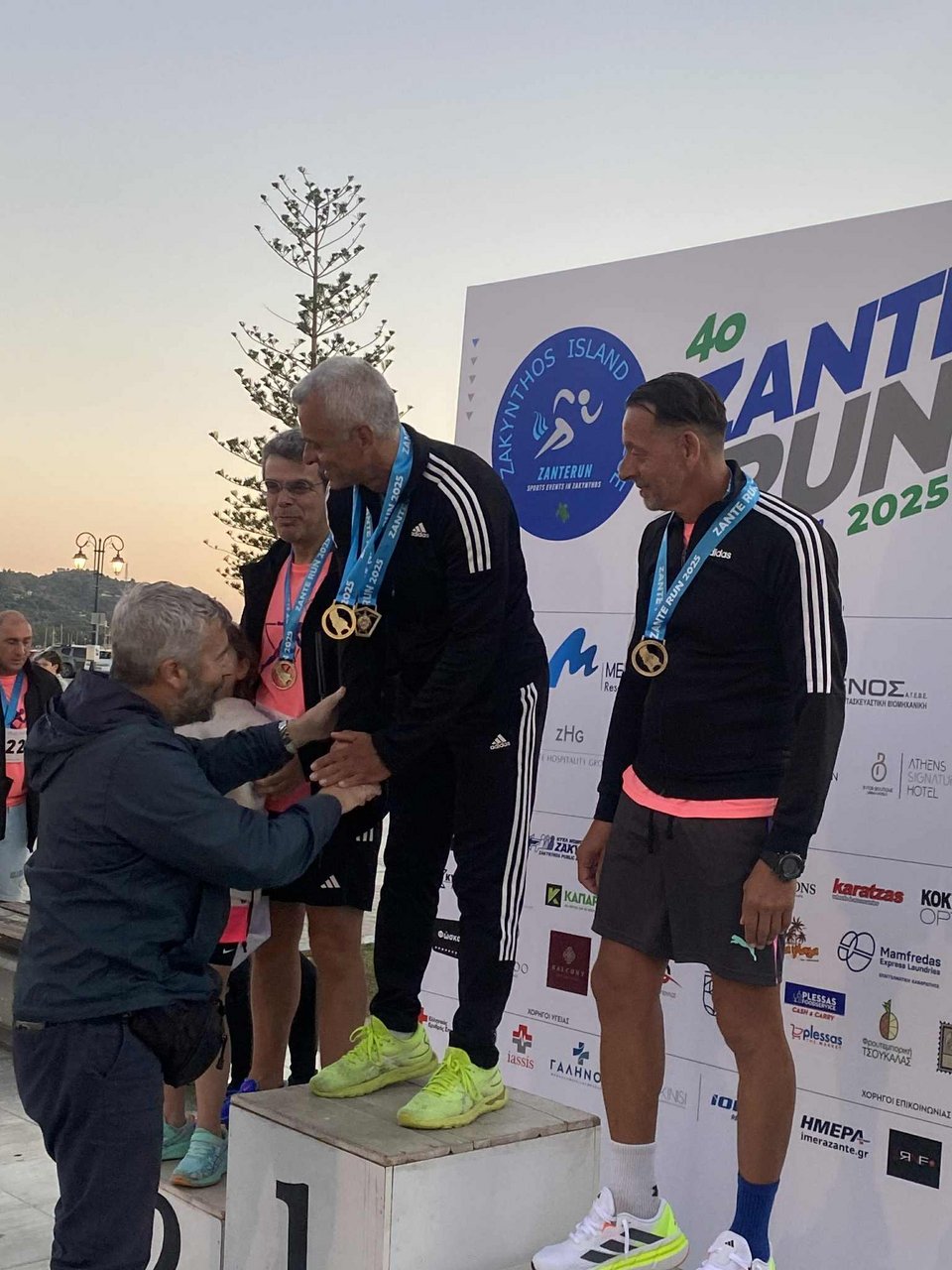 Ηλίας Φλάμπουρας: Ποιος είναι ο δάσκαλος που μπήκε στο στόχαστρο του Μητροπολίτη στη Ζάκυνθο