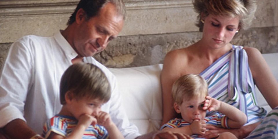 Ο Χουάν Κάρλος με την πριγκίπισσα Νταϊάνα και τα δύο της παιδιά, Γουίλιαμ και Χάρι