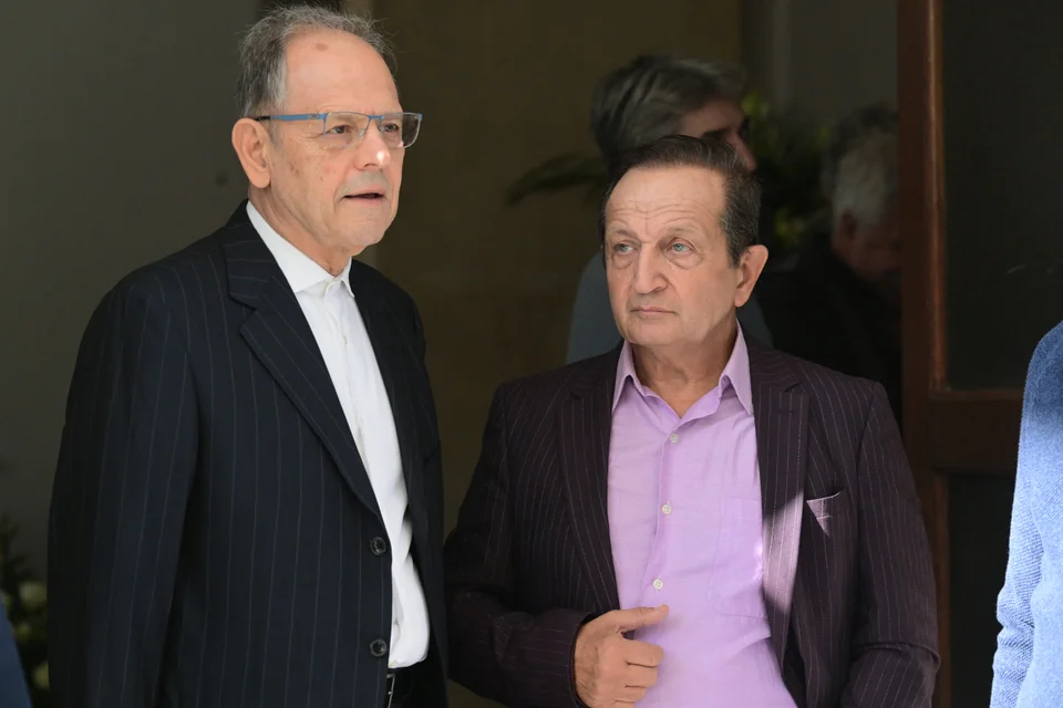 Ο γιος της Άννας Κυριακού με τον Σπύρο Μπιμπίλα