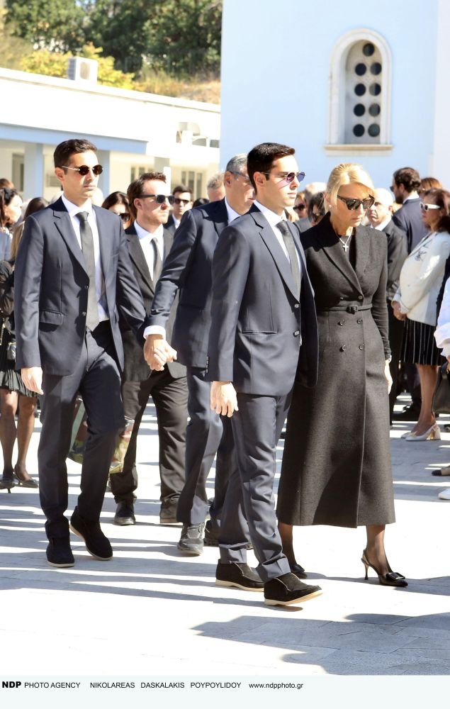 Η Μπέσσυ Λαιμού με τους γιους της