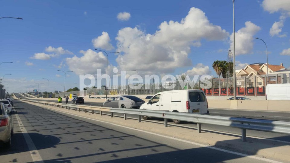 To αυτοκίνητο μέσα στο οποίο δολοφόνησαν τον Σταύρο Δημοσθένους