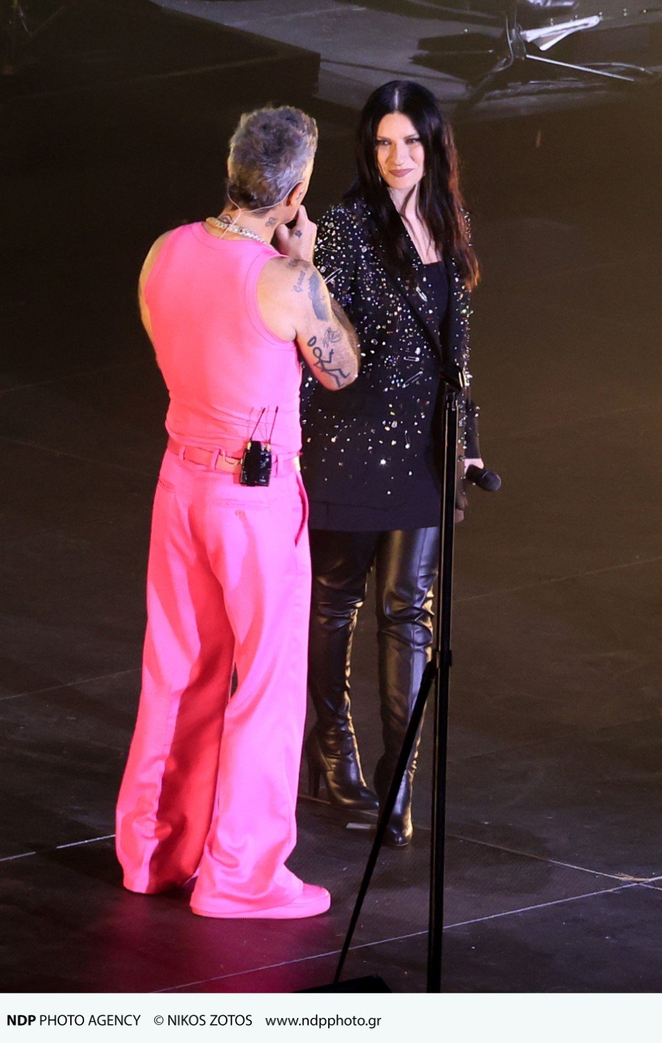 Ρόμπι Γουίλιαμς και Λάουρα Παουζίνι τραγουδούν το anthem του Μουντιάλ / Φωτογραφία: NDPPHOTO / ΑΝΔΡΕΑΣ ΝΙΚΟΛΑΡΕΑΣ