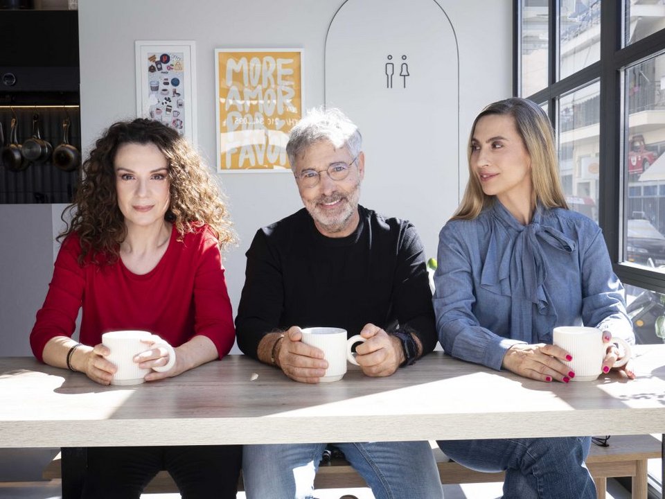 Θοδωρής Αθερίδης, Πέγκυ Τρικαλιώτη, Βίκυ Βολιώτη / «Σε βλέπω» στο Μικρό Παλλάς