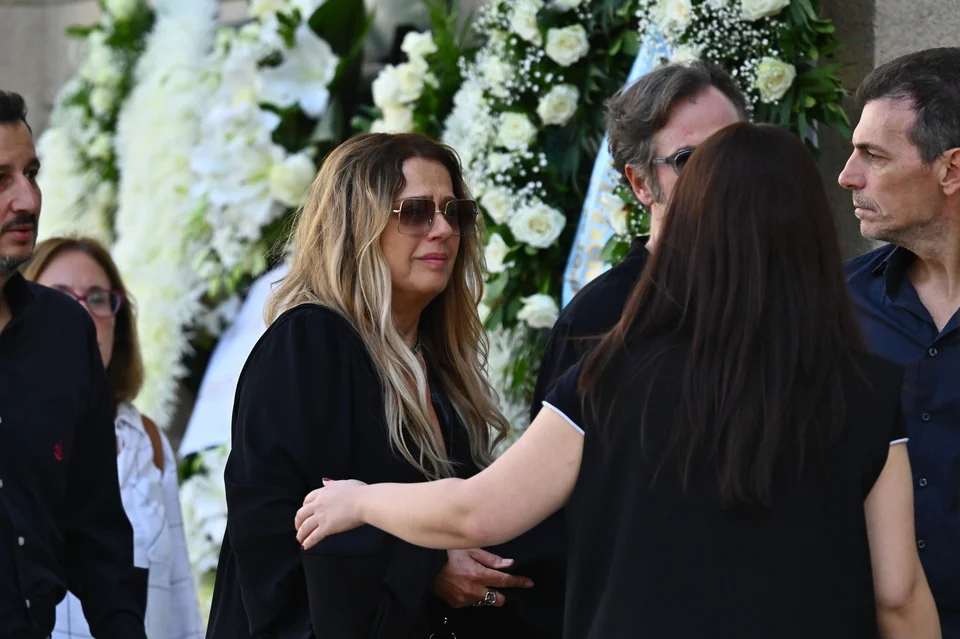 Η Ελένη Τσαλιγοπούλου εμφανώς συγκινημένη φθάνει στην Ιερά Μητρόπολη Φωτογραφία / ΧΑΛΚΙΟΠΟΥΛΟΣ ΝΙΚΟΣ /IntimeNews