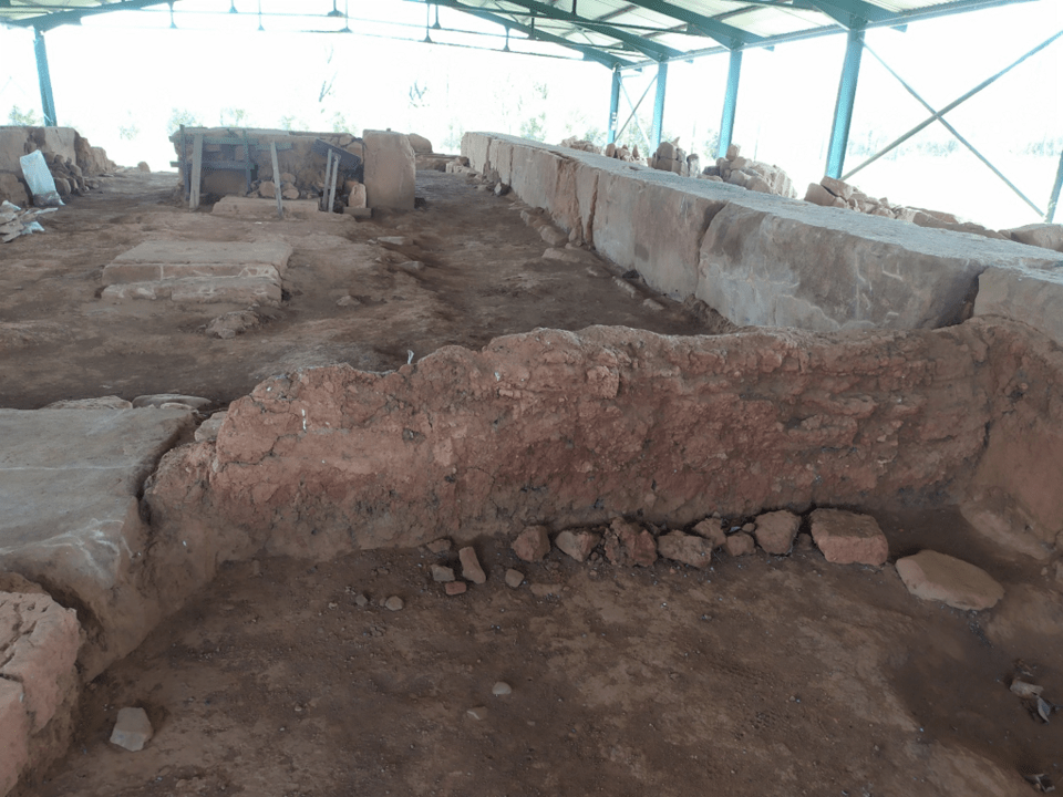 Άποψη από τα κατάλοιπα του Ναού του Απόλλωνα Οπλίτη στη Αρχαία Μητρόπολη Καρδίτσας 