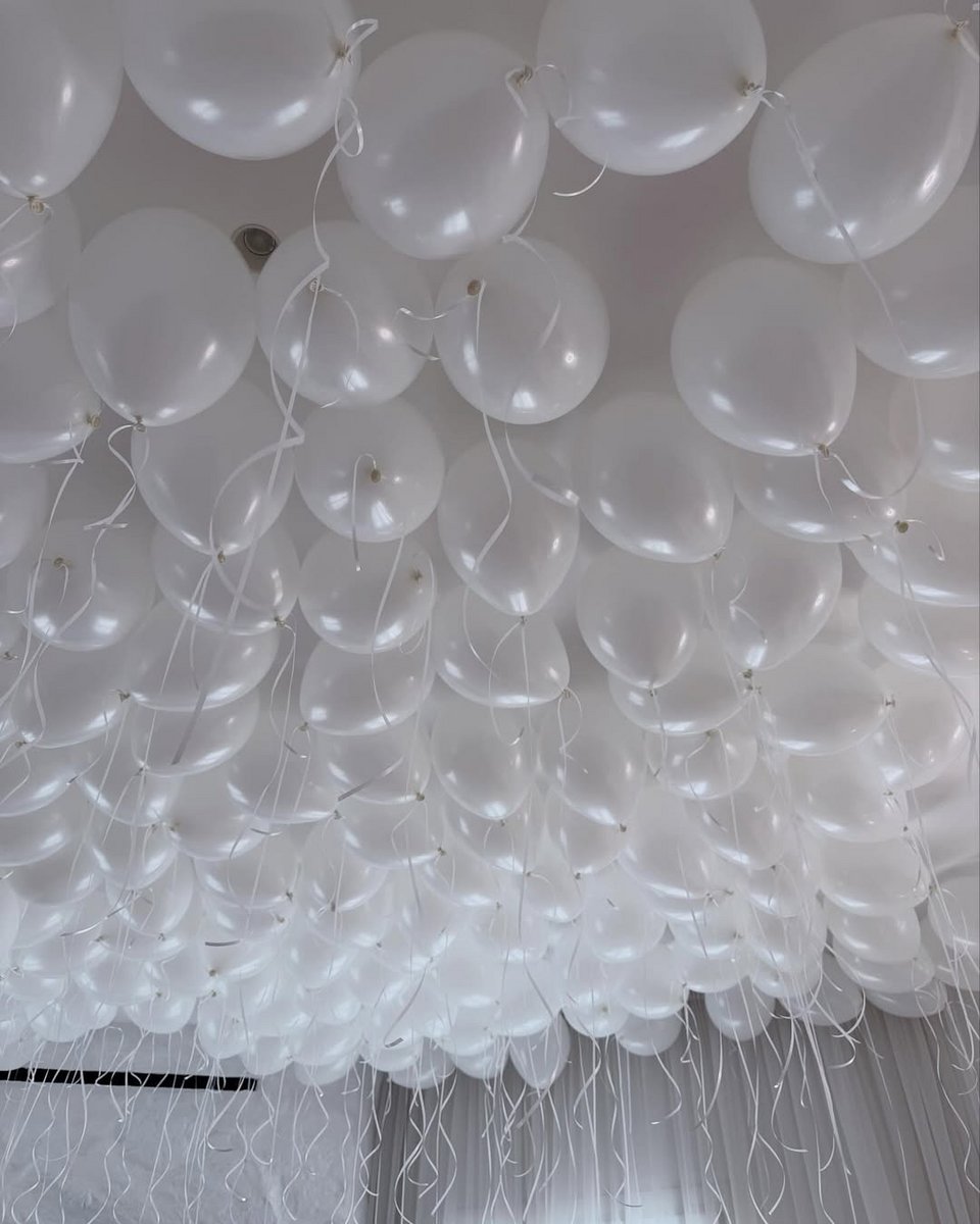 Λευκά μπαλόνια