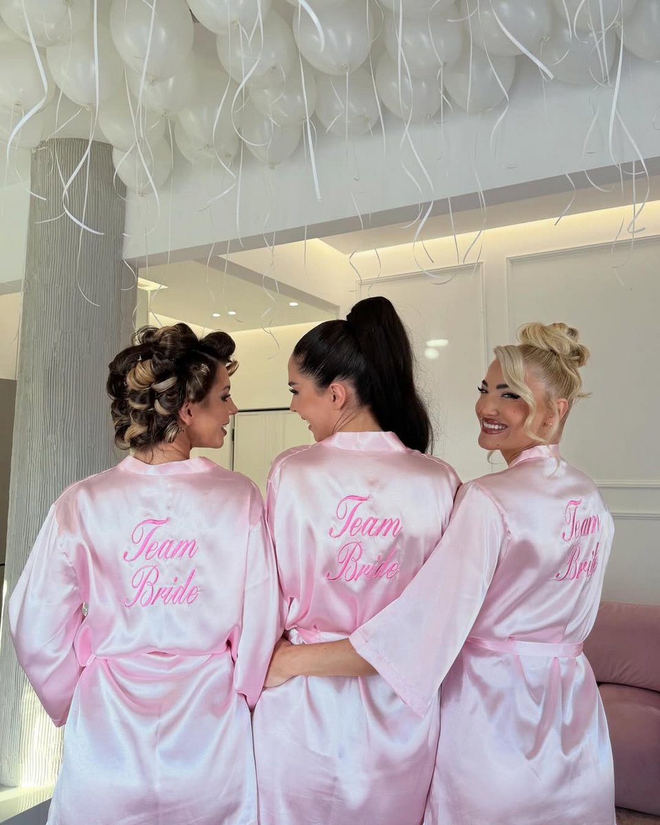 Οι ρόμπες του Team bride