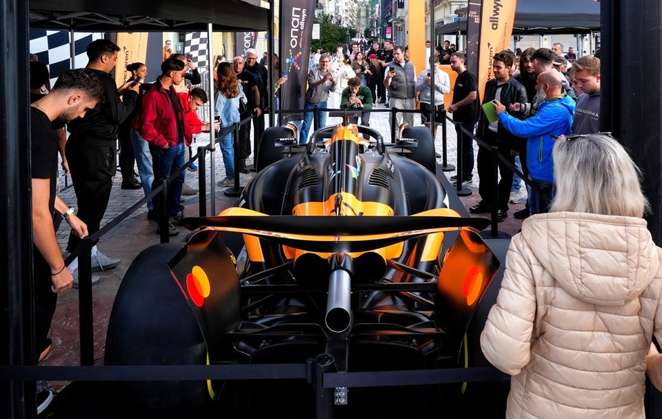 Το εντυπωσιακό showcar της McLaren F1 Team 