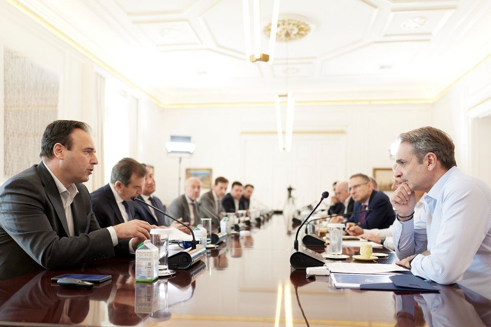 Τα ψηφιακά εργαλεία για την προστασία των ανηλίκων παρουσιάστηκαν τη Δευτέρα, κατά τη διάρκεια σύσκεψης υπό τον πρωθυπουργό, στο Μέγαρο Μαξίμου