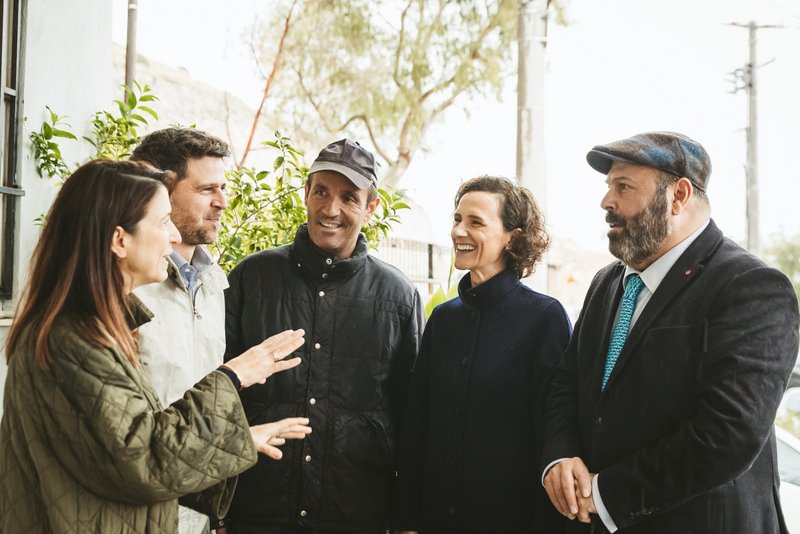 Δήμητρα Πετρίδη - Corporate Affairs &amp; Engagement Director της L’Oréal Hellas, Φίλιππος Μιχόπουλος - Sustainability Leader της L’Oréal Hellas, Γιάννης Γιαλελής – Αντιδήμαρχος Πρασίνου Δήμου Περάματος, Γιάννης Λαγουδάκος - Δήμαρχος Περάματος, Alessandra Delfini - Country Managing Director της L’Oréal Hellas 