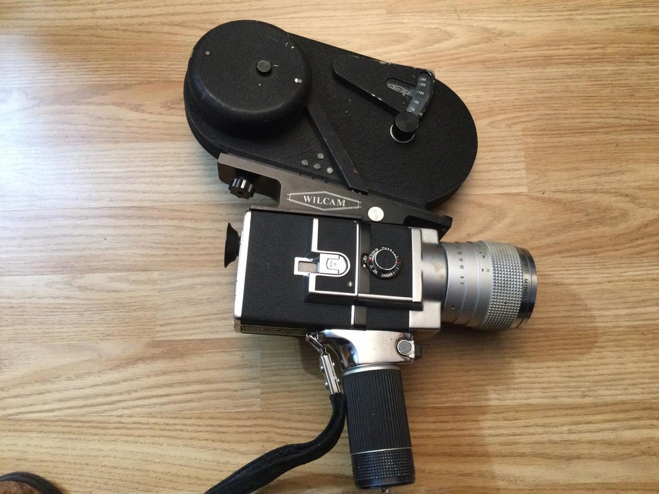 Ένα φορμάτ που κάποτε υπηρέτησε τον DeMille, τον Ford, τον Hitchcock και ύστερα έσβησε μπροστά στην πρακτικότητα άλλων τεχνολογιών έγινε ξανά αντικείμενο θαυμασμού / INSTAGRAM