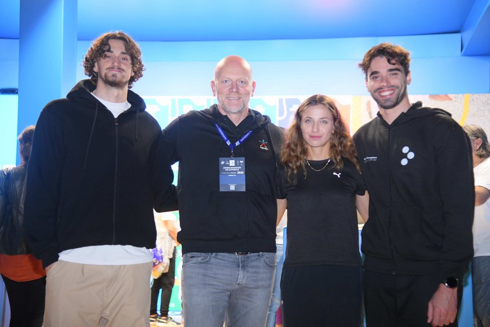 Ο Πρόεδρος &amp; Διευθύνων Σύμβουλος του ΟΠΑΠ, Jan Karas, με τους ΟΠΑΠ Champions Κωνσταντίνο Εγγλεζάκη, Ευαγγελία Αναστασιάδου και Απόστολο Χρήστου 