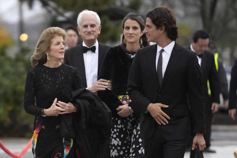 Κάρολαιν Κένεντι με τον σύζυγό της, Έντγουιν Σλόσμπεργκ και τα παιδιά τους, Τατιάνα και Τζακ 