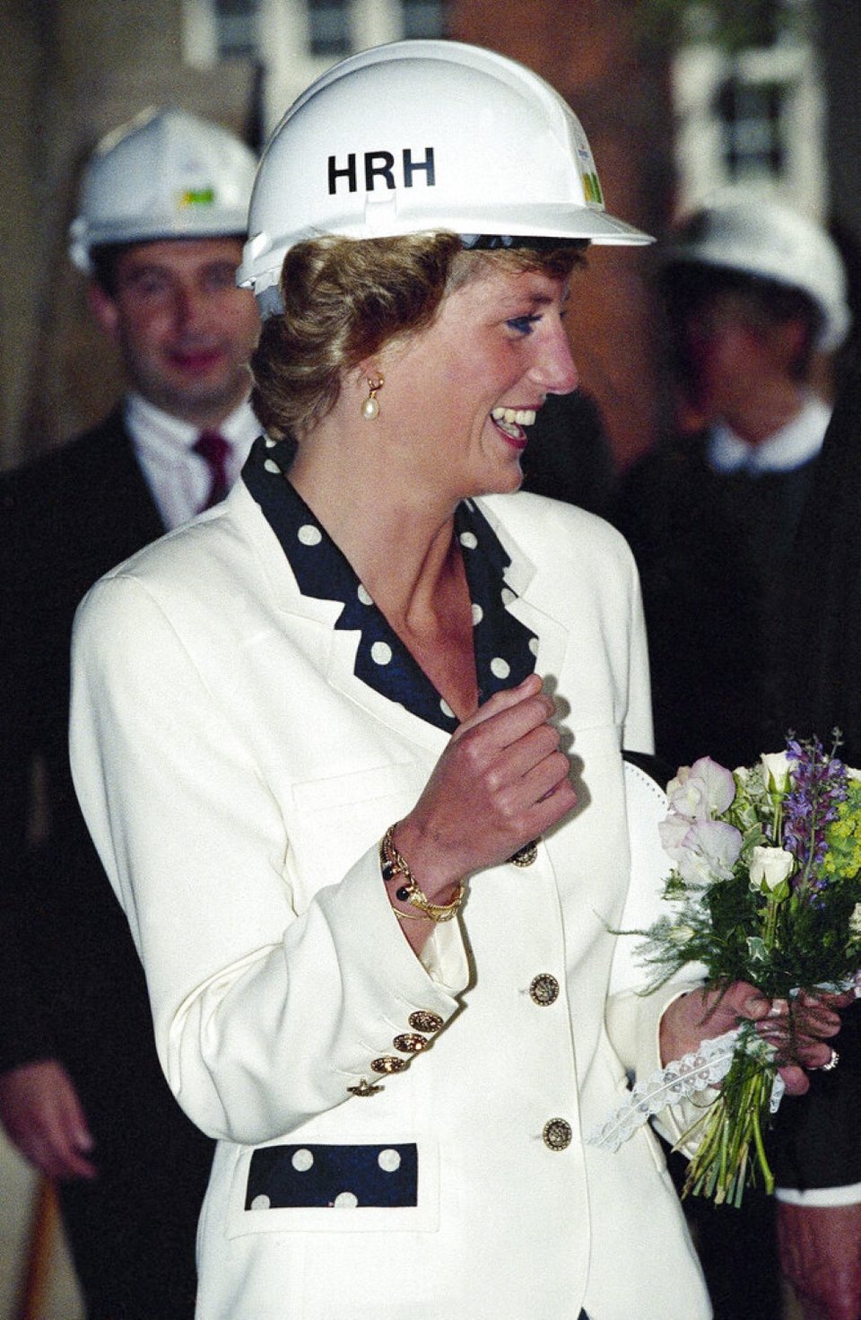 Η πριγκίπισσα Νταϊάνα με σύνολο του Πολ Κοστέλο 