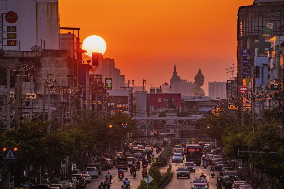Στην κορυφή της λίστας βρίσκεται το πολύβουο Μπανγκόκ, που όχι απλώς είναι ο πιο αναζητημένος προορισμός για το 2026, αλλά και ο πιο πολυκρατημένος / SHUTTERSTOCK 