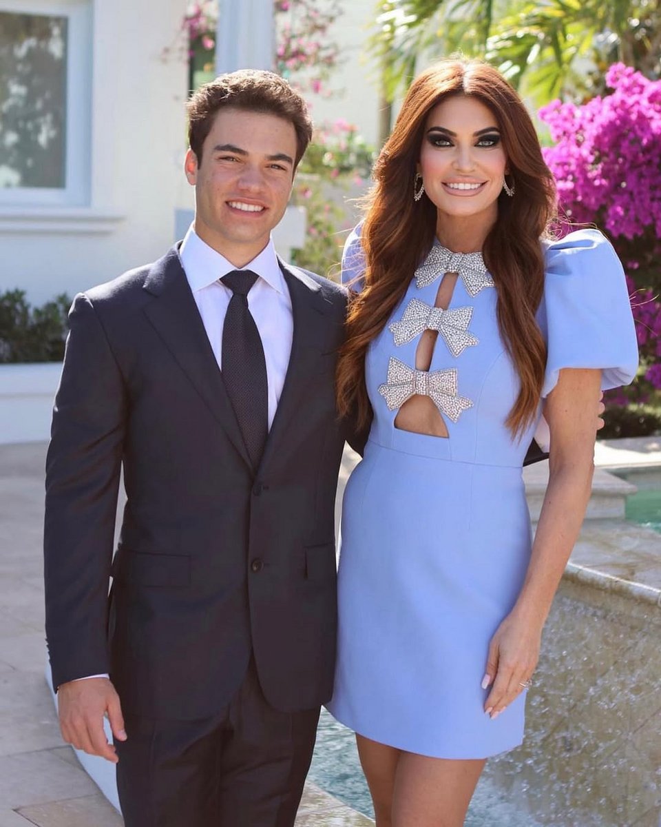 Η Κίμπερλι με τον γιο της, Ρόναν 