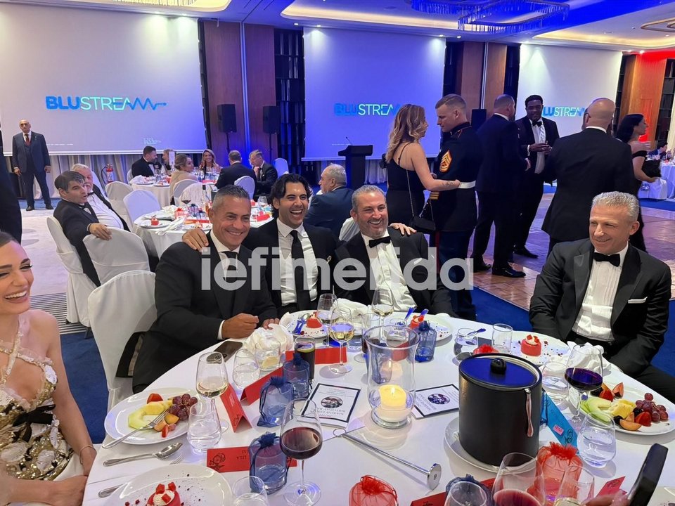 Τζον Χριστοδούλου, Χρήστος Μαραφάτσος, Αλέξανδρος Εξάρχου