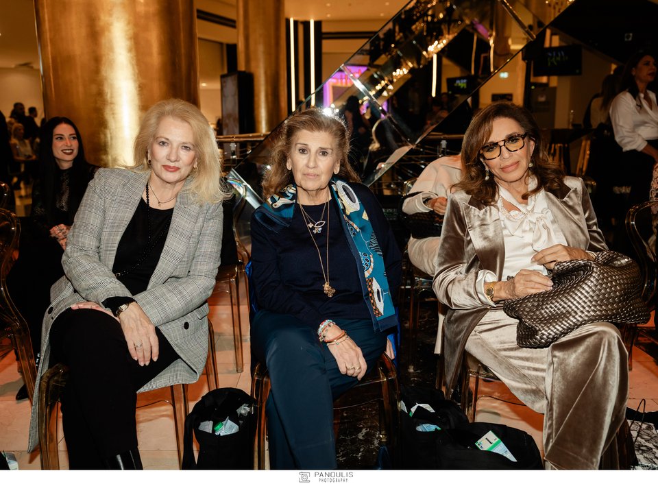 Η Χάρις Κονδύλη, η Λιάνα Βουράκη &amp; η Μαρία Μάτσα στο Stay Golden Fashion Show 