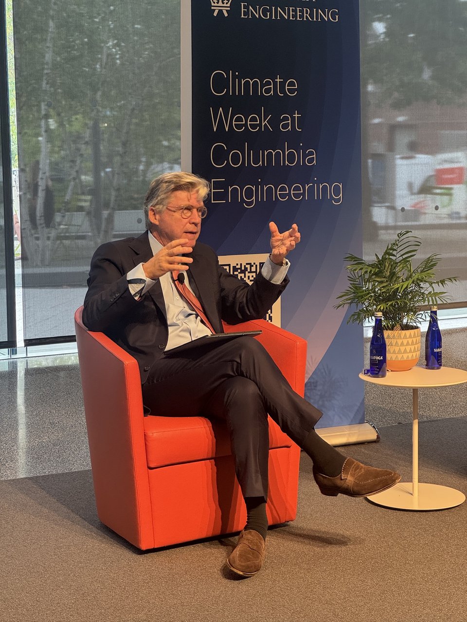 Ο Αλέξανδρος Σαρρηγεωργίου, Πρόεδρος &amp; Διευθύνων Σύμβουλος της Eurolife FFH, κατά τη διάρκεια του fireside chat 