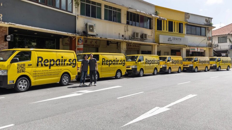 Οι Zames και Amos Chew, συνιδρυτές της Repair.sg