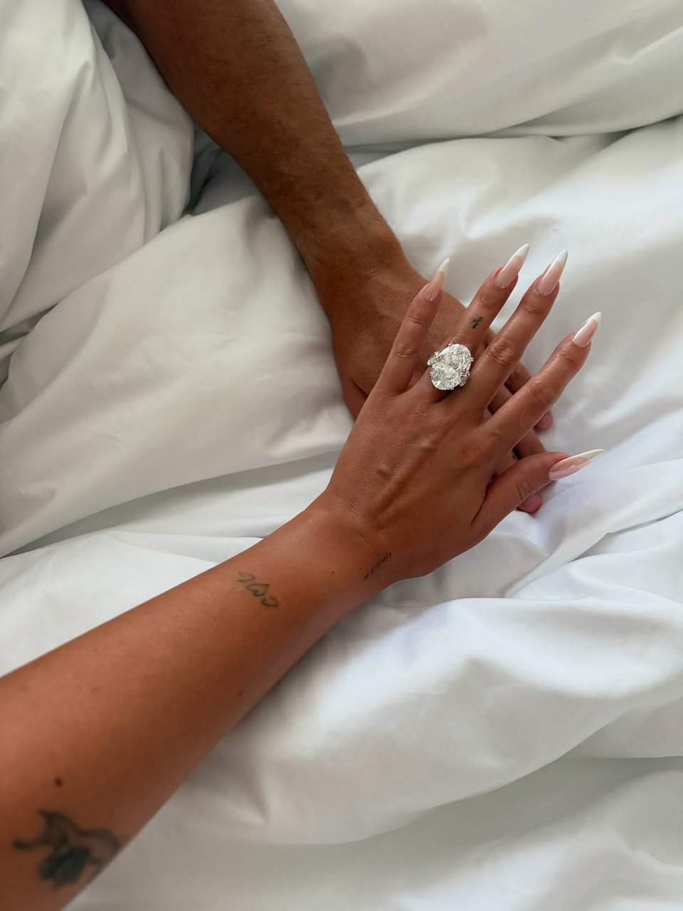 Το τεράστιο δαχτυλίδι αρραβώνων της Χεορχίνα Ροντρίγκεζ 