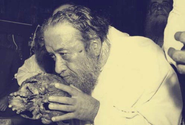 Παράλληλα ο Παιδείας και ΘρησκευμάτωνΙωάννης Βαρβιτσιώτης έλαβε στο γραφείο του μια φωτογραφία και μια ηχογραφημένη τηλεφωνική συνομιλία / WIKIPEDIA