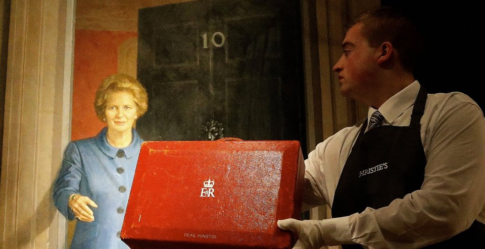 Αυτά που έκαναν την πιο ηχηρή εντύπωση ήταν οι πίνακες. Και αυτοί δεν ήταν ούτε σπουδαίοι ούτε κομψοί· ήταν αλλόκοτοι, πολλές φορές κακόγουστοι, γεμάτοι κρυφές ενδείξεις / THATCHER ARCHIVE