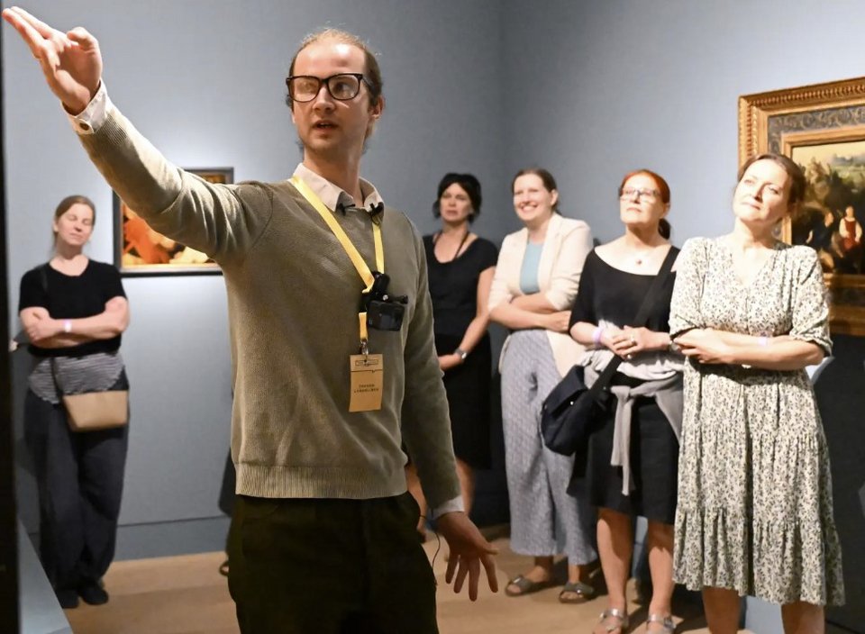 Στόχος του είναι να «ενσαρκώσει» την περιφρόνηση μιας αυθεντίας προς μια υποτιθέμενη άγνοια, ακόμα κι αν αυτή η άγνοια δεν υπάρχει πραγματικά / FACEBOOK