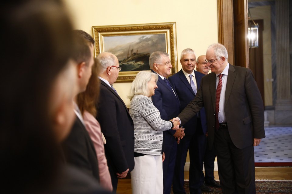 Εκπροσώπους πολύκεκνων οικογενειών δέχθηκε ο ΠτΔ Κωνσταντίνος Τασούλας / Intime