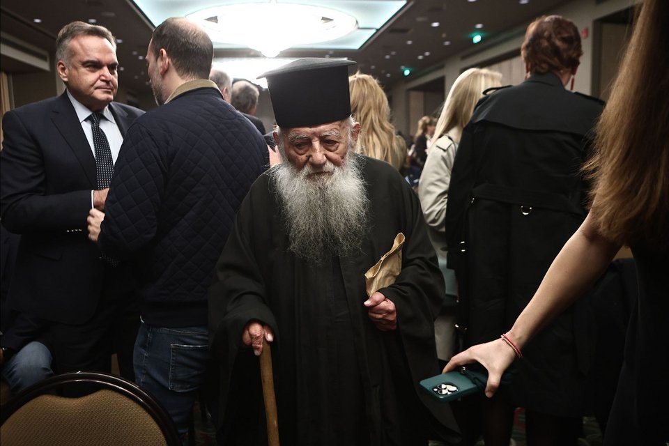 Η αίθουσα στο Κάραβελ ήταν κατάμεστη