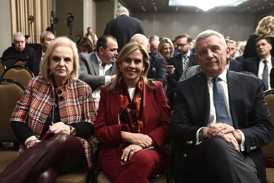 Η Ματίνα Παγώνη με την Ζωή Ράπτη