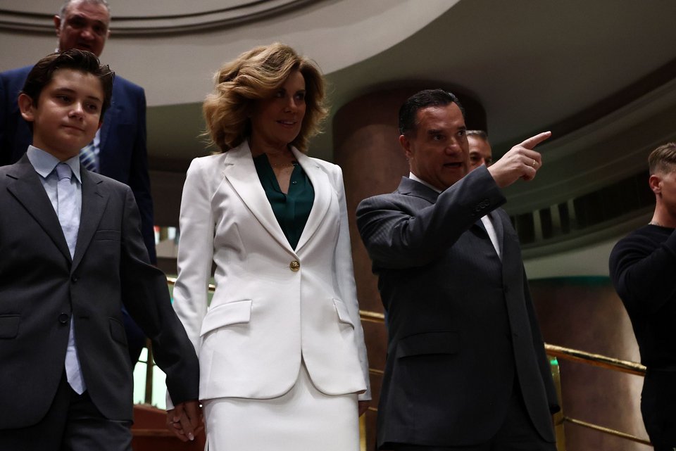 Ο Αδωνις Γεωργιάδης με την Ευγενία Μανωλίδου και τον γιο τους