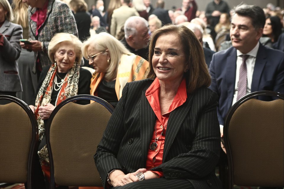 Η Ντόρα Μπακογιάννη ήταν παρούσα στην παρουσίαση και μοιράστηκε και η ίδια φωτογραφίες στο Χ