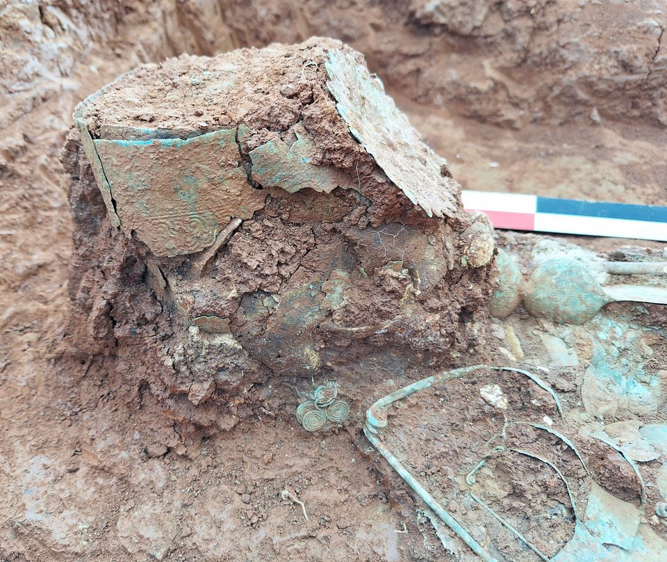 Εντυπωσιακή ταφή αρχόντισσας με το ανεστραμμένο διάδημα / ΥΠΠΟ