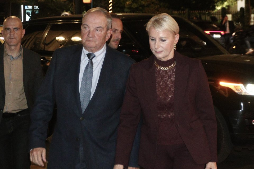 Ο πρώην πρωθυπουργός Κώστας Καραμανλής και η Νατάσα Παζαΐτη