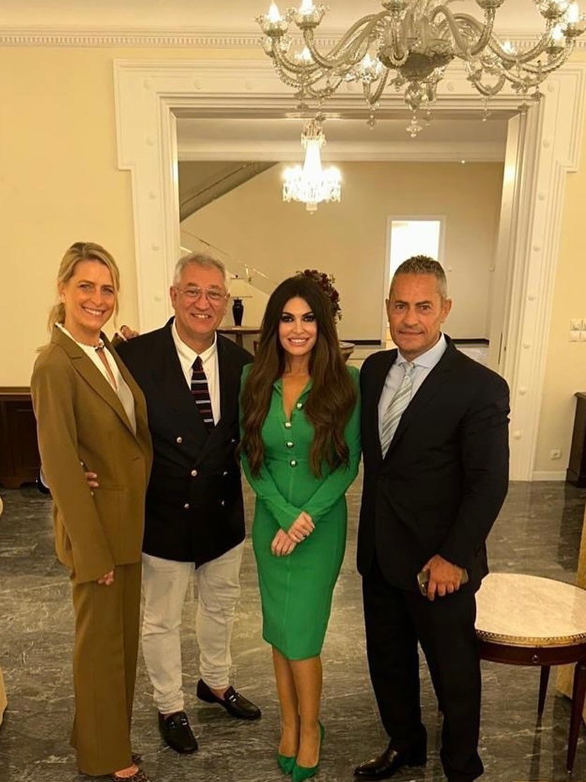 Η Κίμπερλι Γκιλφόιλ με την Τατιάνα Μπλάτνικ, τον Γιώργο Ντάβλα και τον Τζον Χριστοδούλου