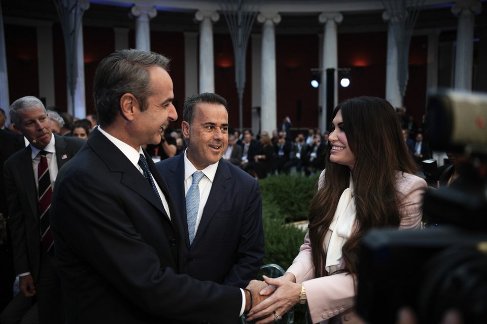 Κυριάκος Μητσοτάκης, Σταύρος Παπασταύρου και Κίμπερλι Γκίλφοϊλ / Φωτογραφία: Menelaos Myrillas / SOOC 