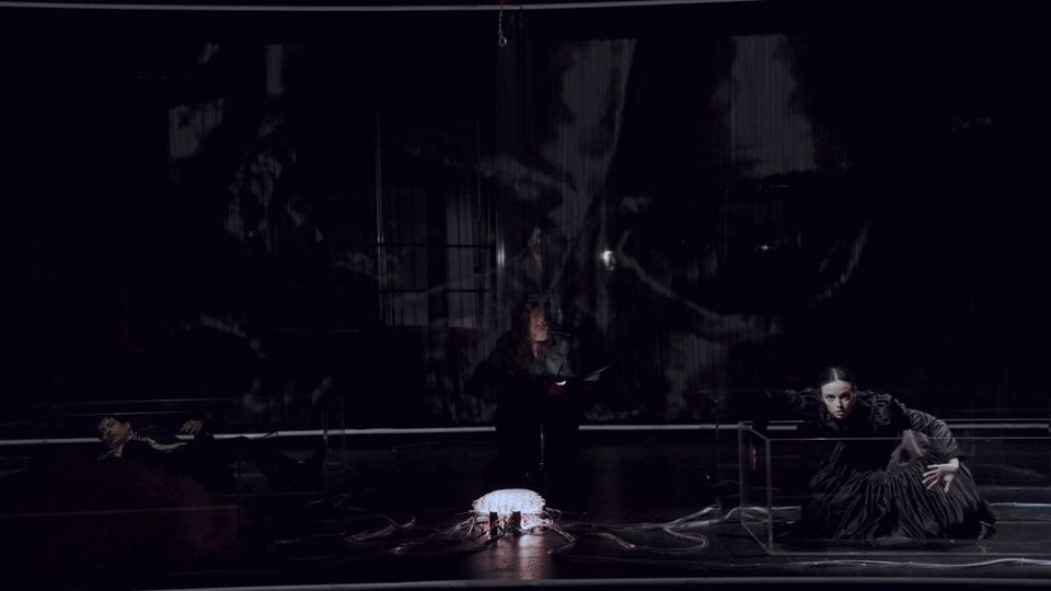 Το όραμα του Θάνου Παπακωνσταντίνου πλαισιώνεται από μια ομάδα σπουδαίων καλλιτεχνικών συνεργατών