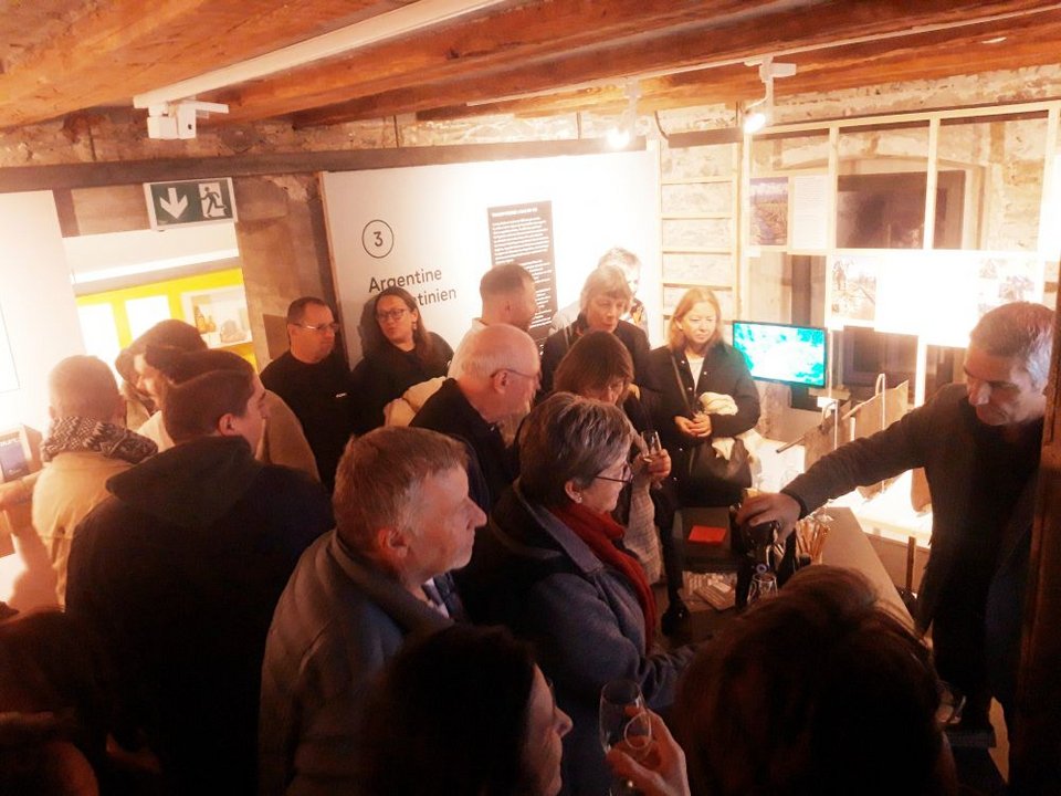 Η Σαντορίνη τιμώμενη οινοπαραγωγική περιοχή στην Ελβετία, τη Βραδιά των Μουσείων