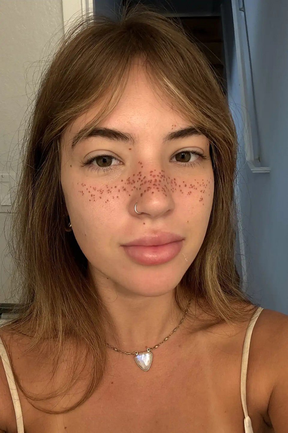 H Σιέρα λίγο μετά το τατουάζ 