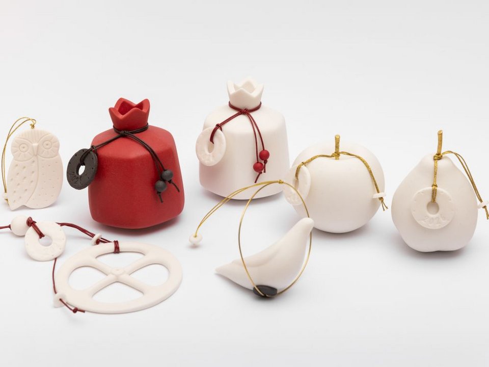 Πορσελάνινα γούρια από το μουσείο Ακρόπολης 