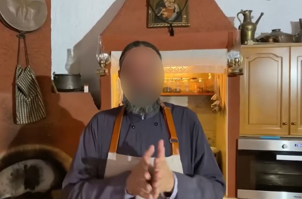 Ο youtuber, πρώην μοντέλο ιερέας