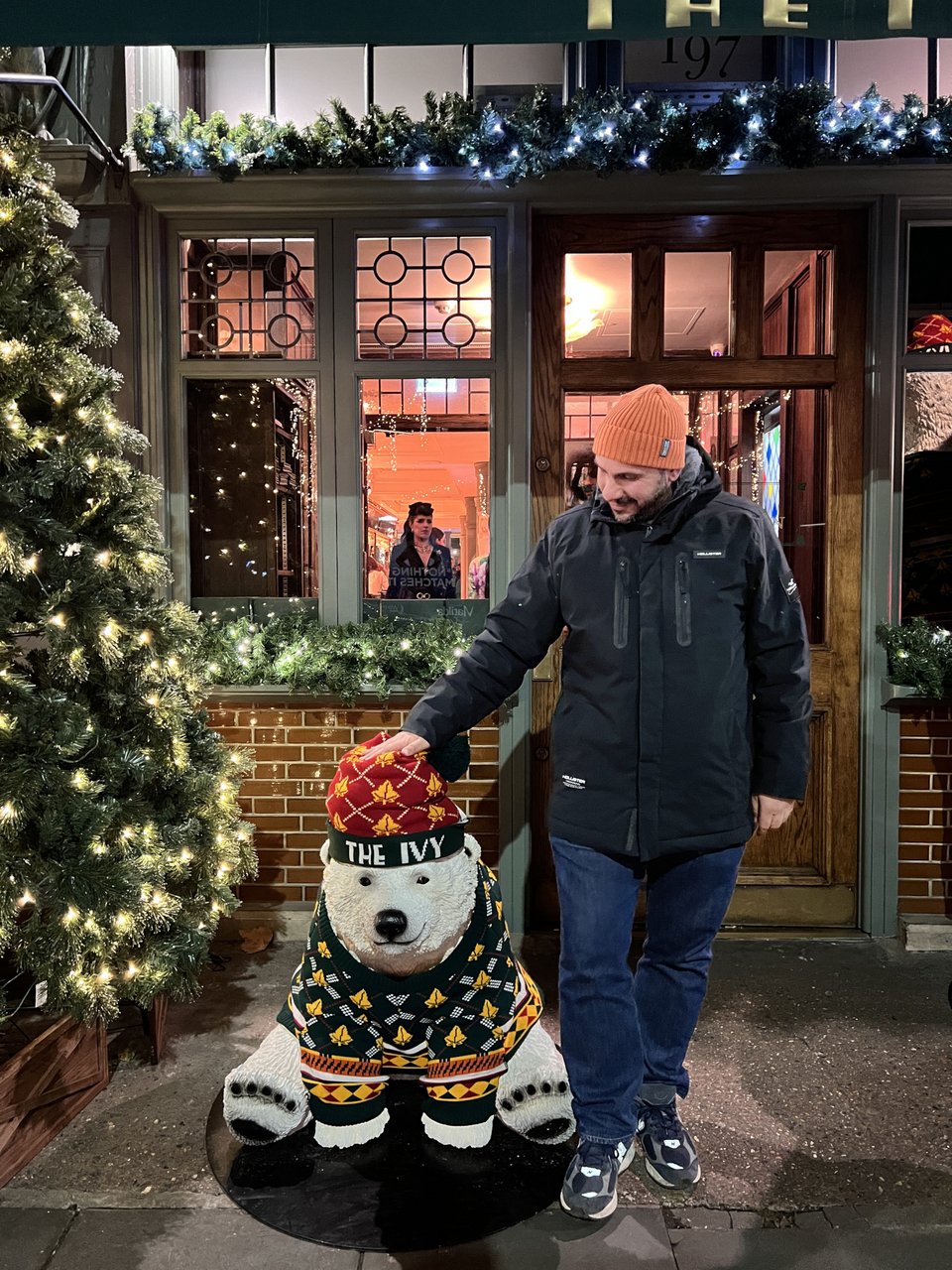 Στο στολισμένο Ivy Tower Bridge