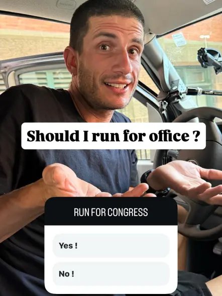 Ο Τζακ Σλόσμπεργκ με ξυρισμένο κεφάλι 