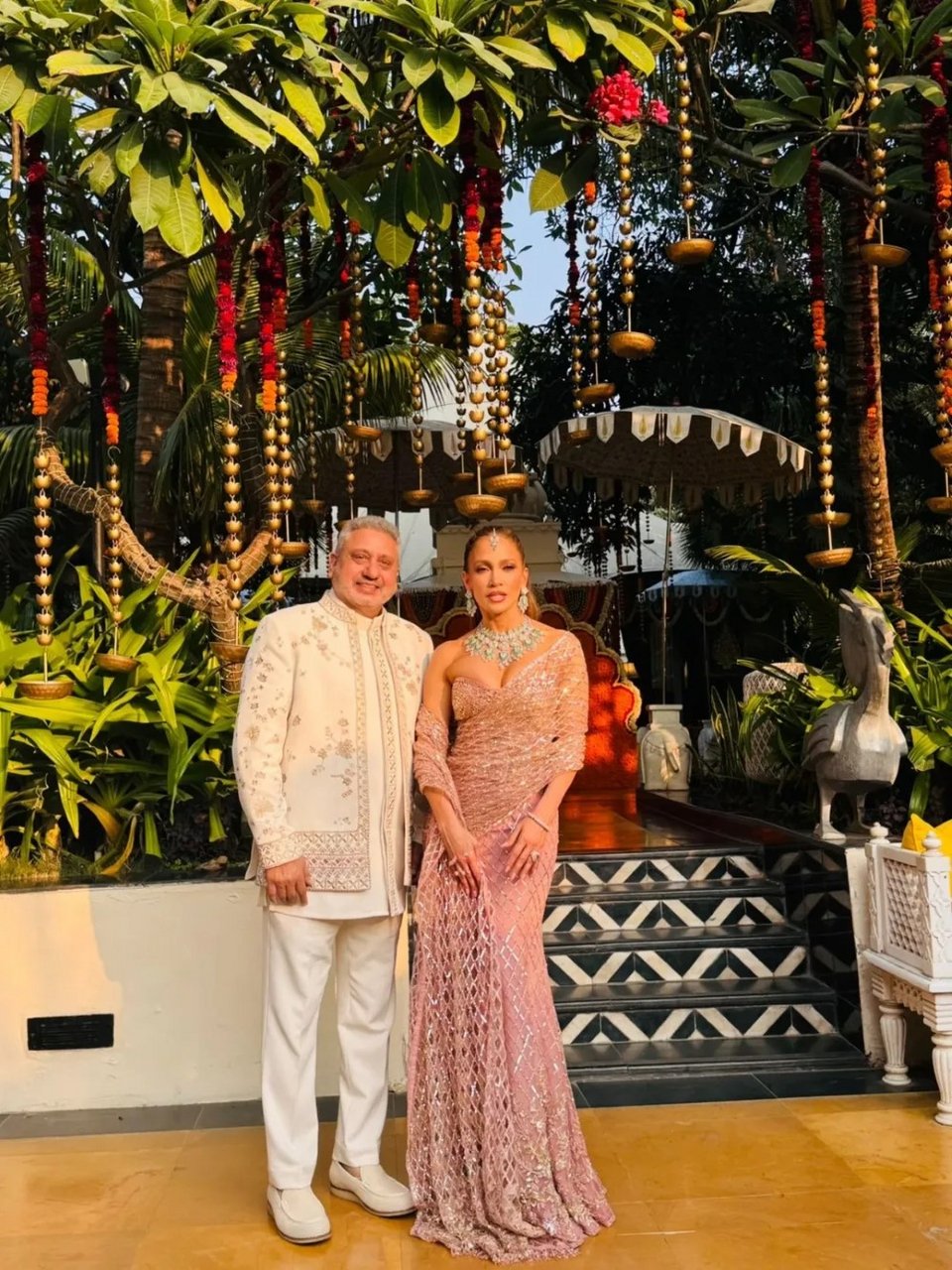 Η Τζένιφερ Λόπεζ με ινδική ενδυμασία