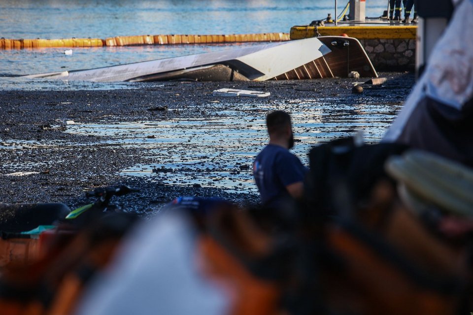 φωτιά μαρίνα ζέας